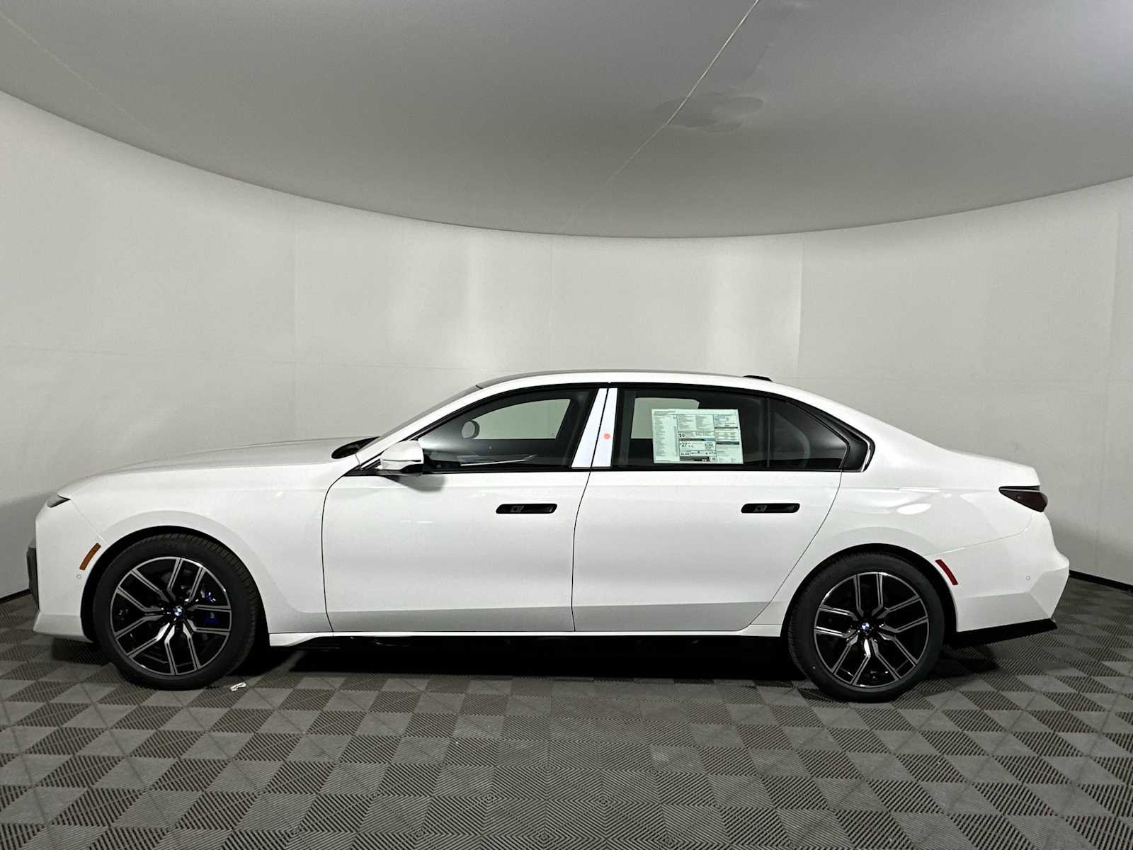 New 2026 BMW 740i xDrive w/ Executive Package image 4