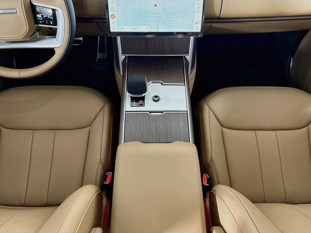 New 2026 Land Rover Range Rover Long Wheelbase SE AWD/4WD image 18