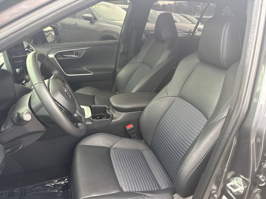 Used 2023 Toyota RAV4 XSE AWD/4WD image 13
