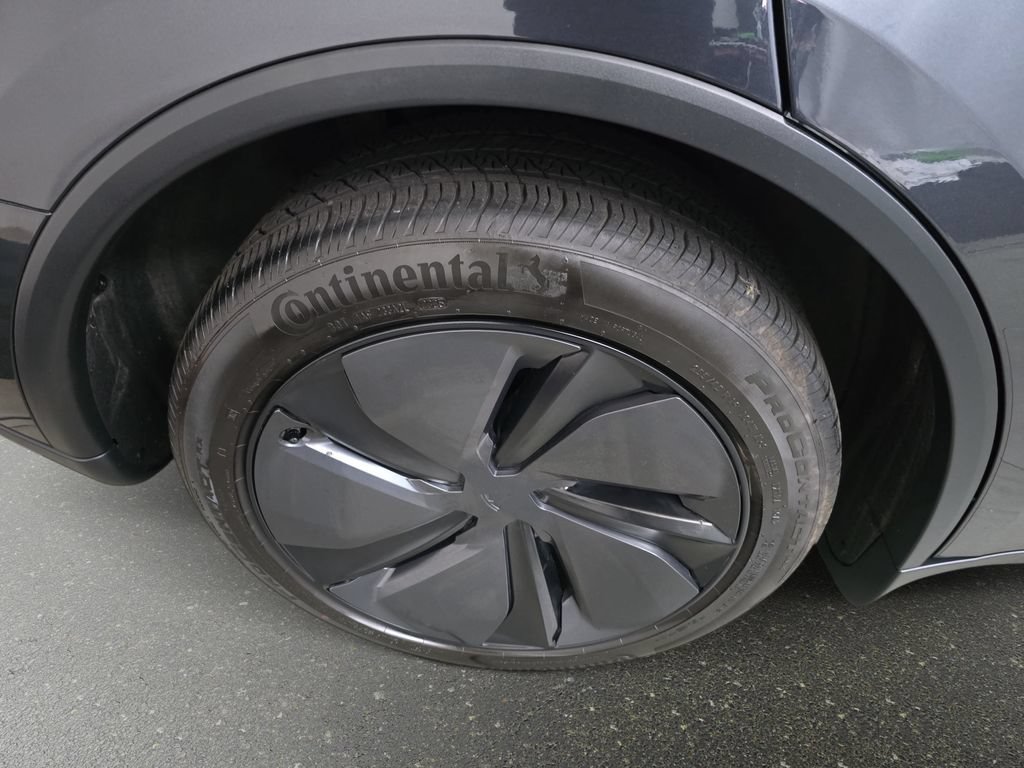 Used 2026 Tesla Model Y AWD image 30