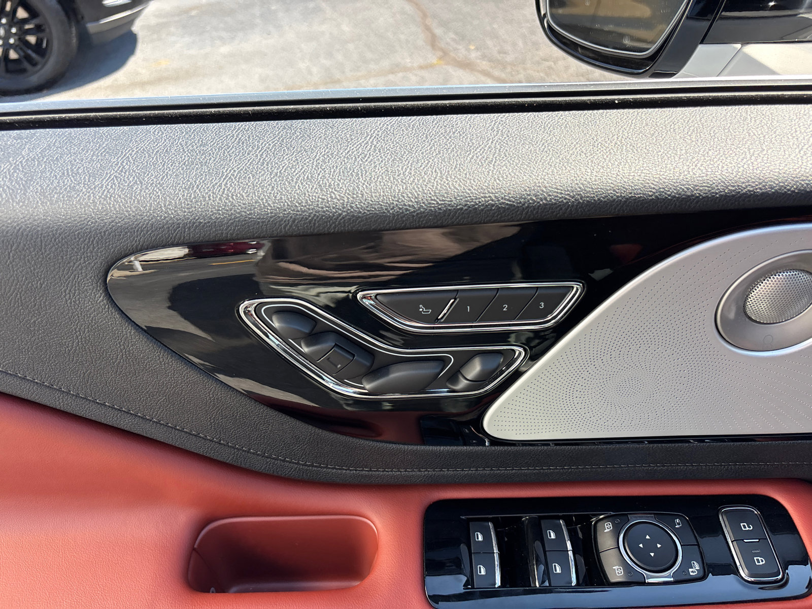 New 2025 Lincoln Aviator Reserve w/ Equipment Group 201A image 12