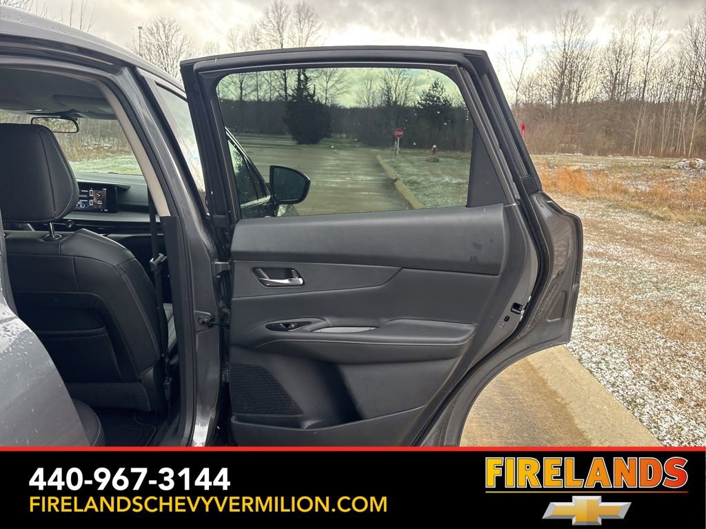 Used 2025 Nissan Murano SV image 37