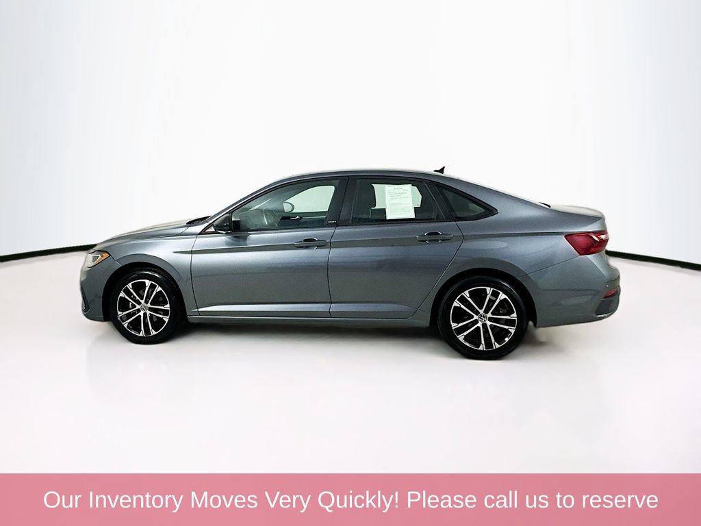 Used 2025 Volkswagen Jetta Sport FWD image 4