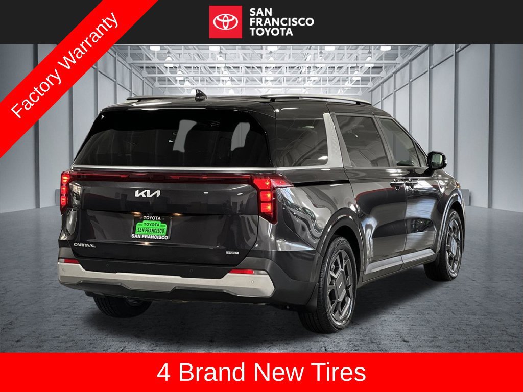 Used 2025 Kia Carnival EX FWD image 5