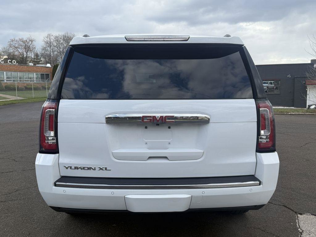 Used 2017 GMC Yukon XL Denali w/ Open Road Package image 10