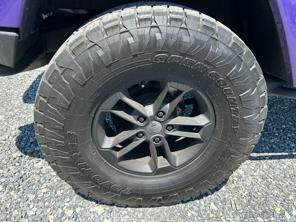 Used 2017 Jeep Wrangler Unlimited Sahara AWD/4WD image 11