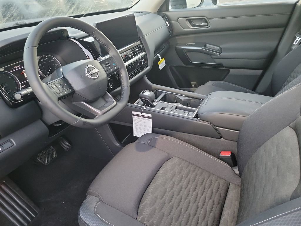 New 2026 Nissan Pathfinder SV image 7