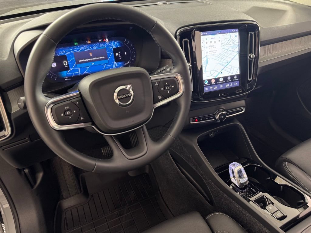 Certified 2026 Volvo XC40 B5 Plus AWD/4WD image 20