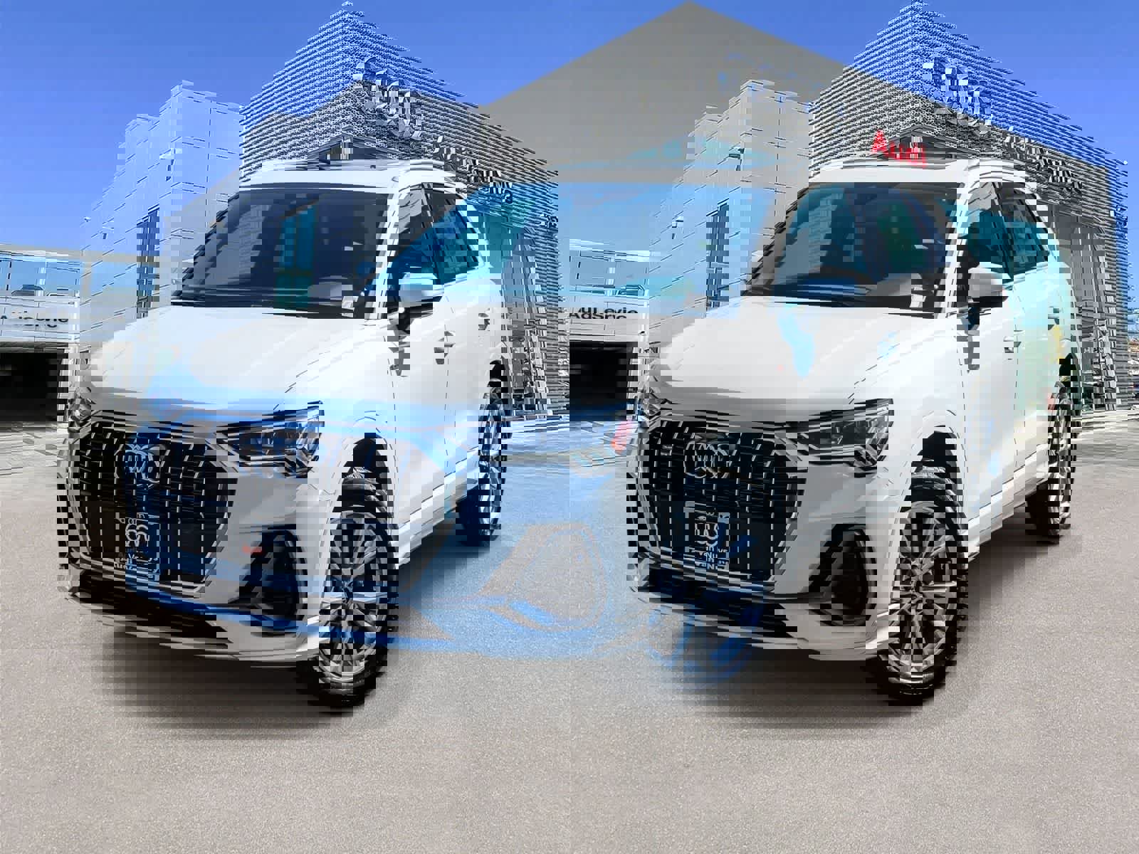 Used 2025 Audi Q3 2.0T Premium image 1