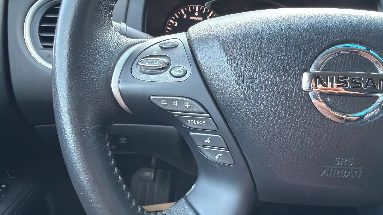 Used 2014 Nissan Pathfinder SL w/ SL Tech Package AWD/4WD image 25