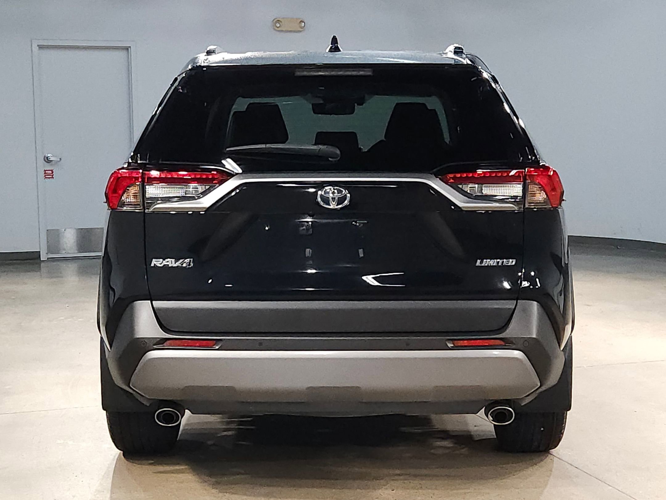 Used 2020 Toyota RAV4 Limited image 6
