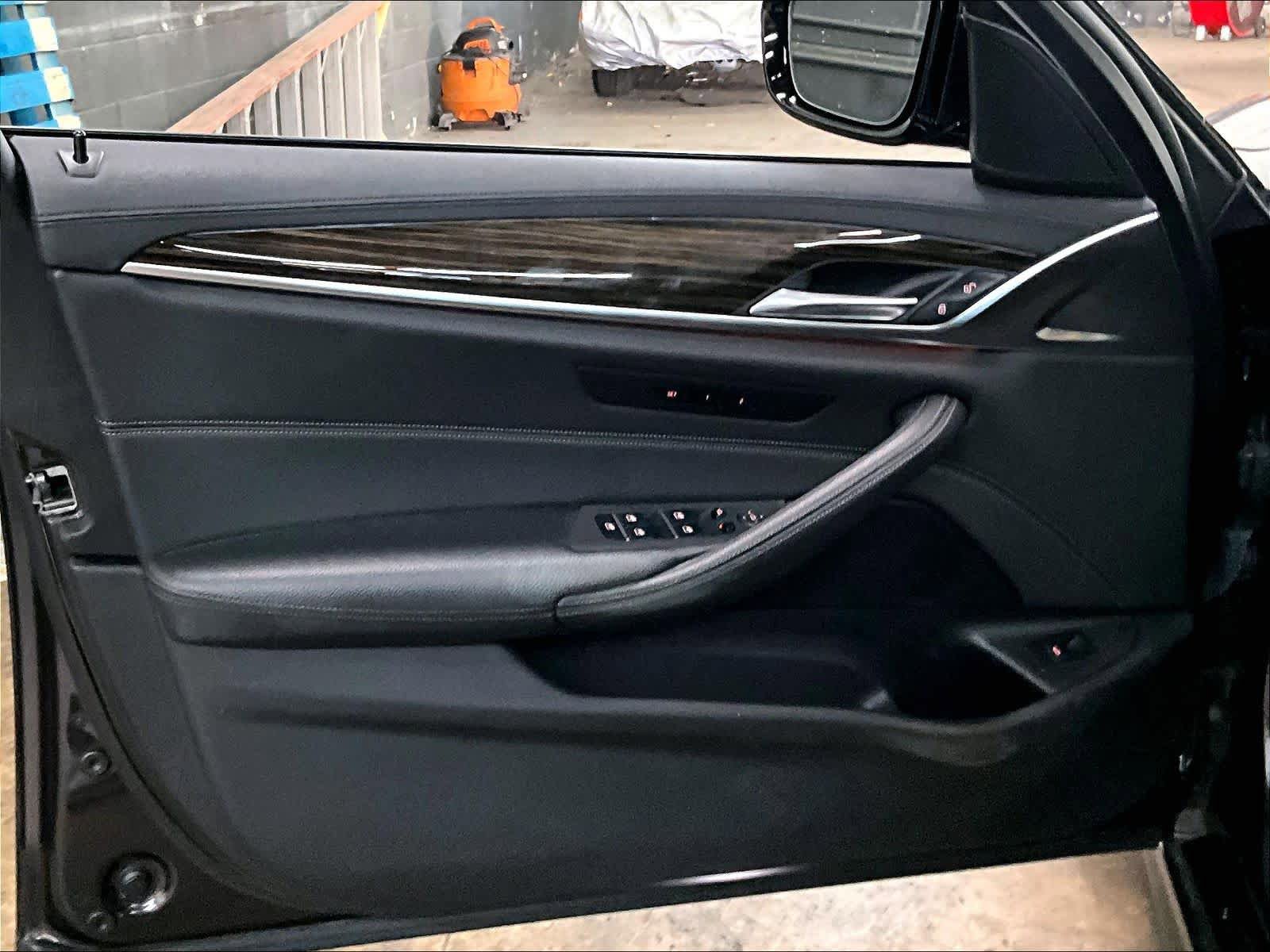 Used 2018 BMW 540i RWD image 24