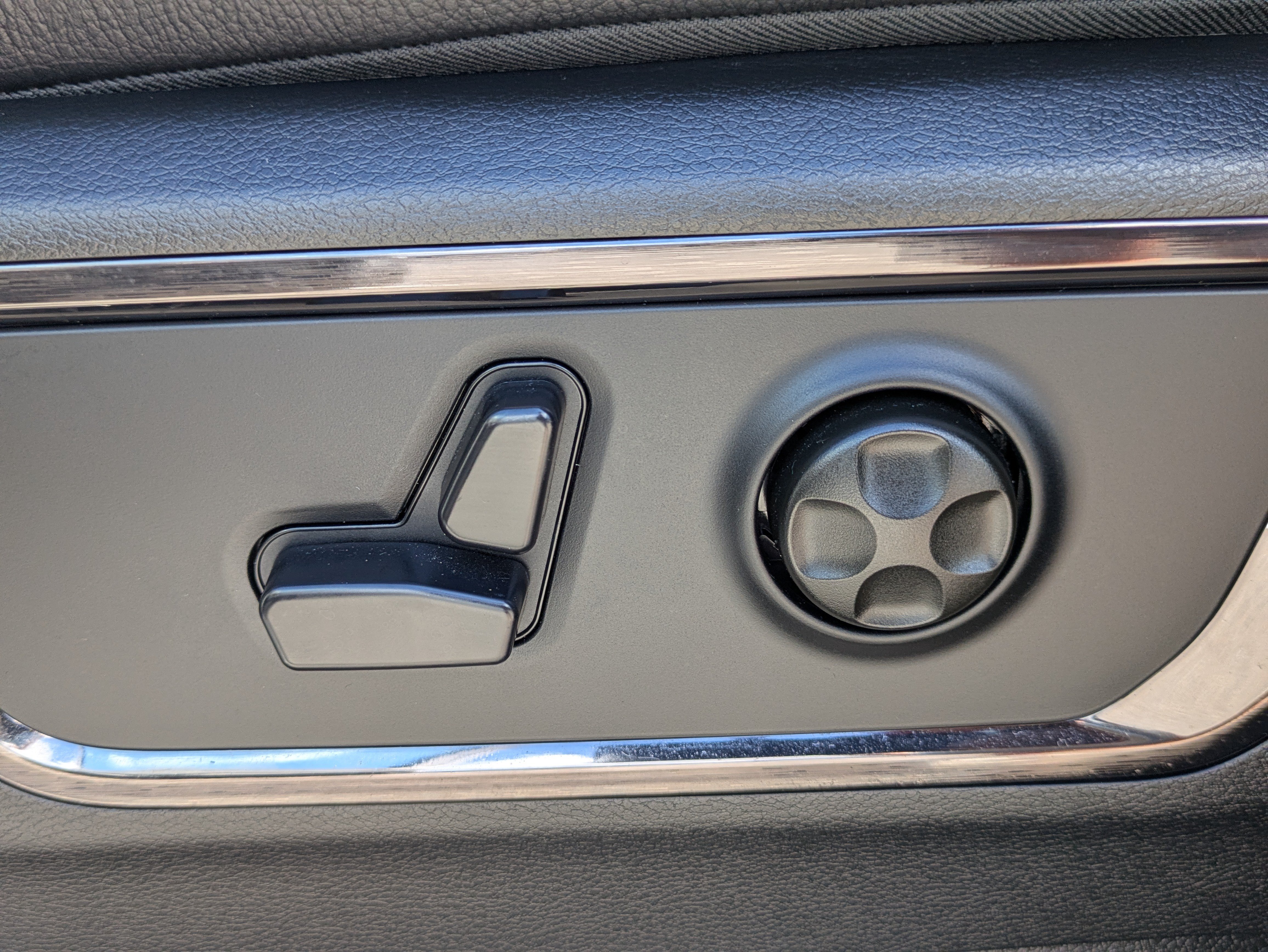 Used 2025 RAM 1500 Limited AWD/4WD image 20