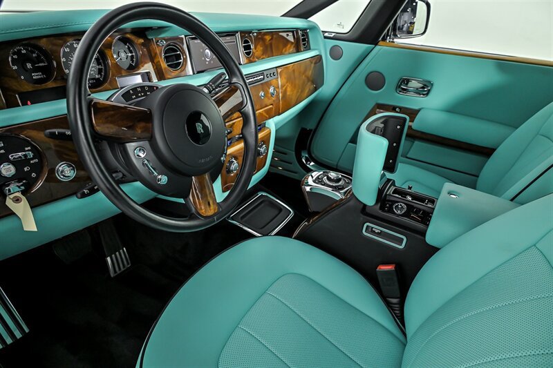 Used 2013 Rolls-Royce Phantom Drophead Coupe RWD image 19