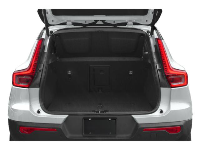 Used 2021 Volvo XC40 T4 R-Design w/ Climate Package FWD image 11