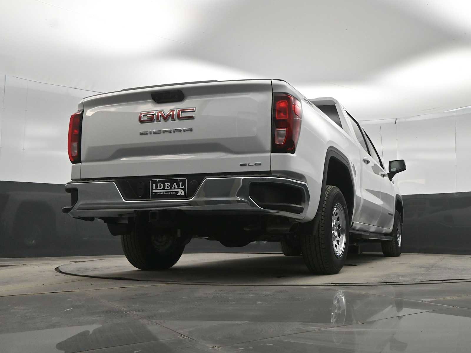 New 2026 GMC Sierra 1500 SLE w/ Preferred Package image 34