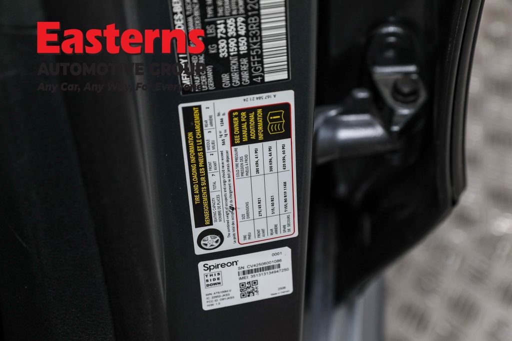 Used 2024 Mercedes-Benz GLS 450 4MATIC w/ AMG Line Exterior image 39