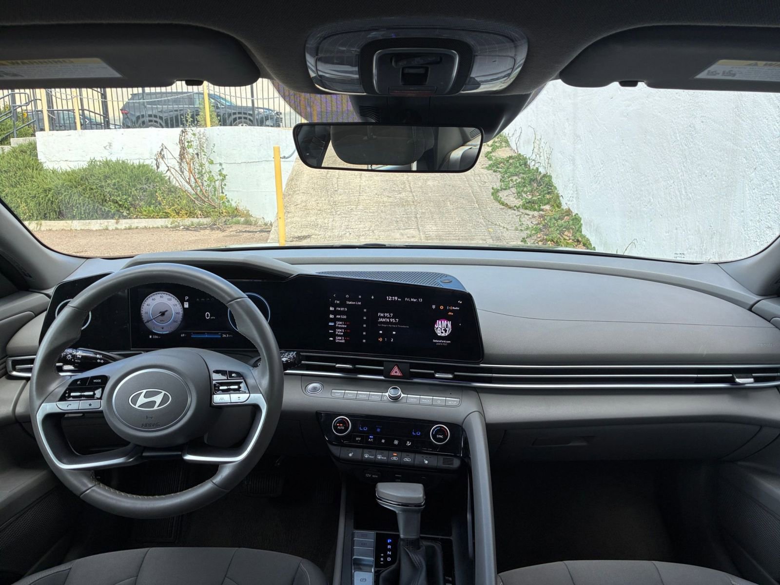 Used 2025 Hyundai Elantra SEL image 34