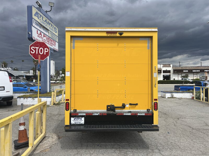 Used 2021 GMC Savana 3500 w/ Power Convenience Package RWD image 3