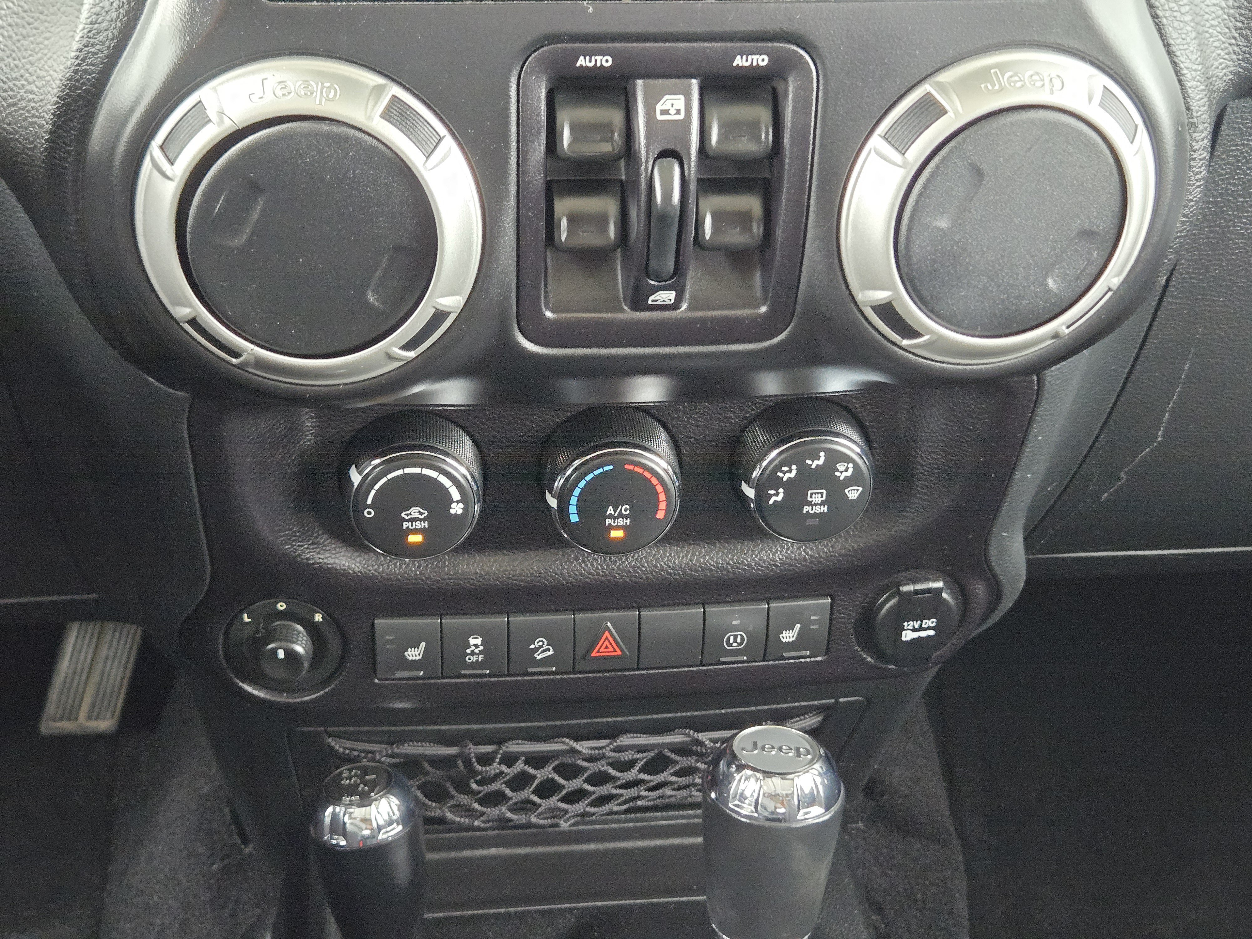Used 2017 Jeep Wrangler Unlimited Sahara w/ Dual Top Group AWD/4WD image 20