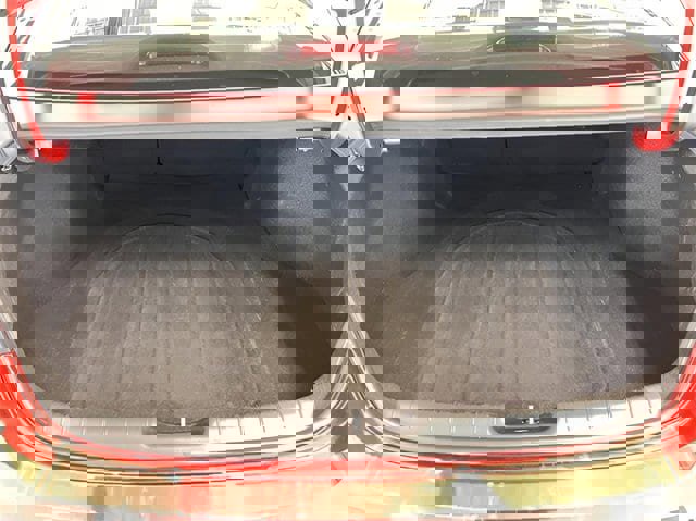 Used 2025 Hyundai Elantra Limited image 7