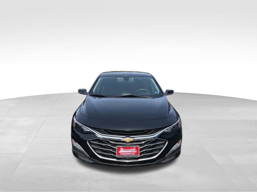 Used 2022 Chevrolet Malibu LT image 2