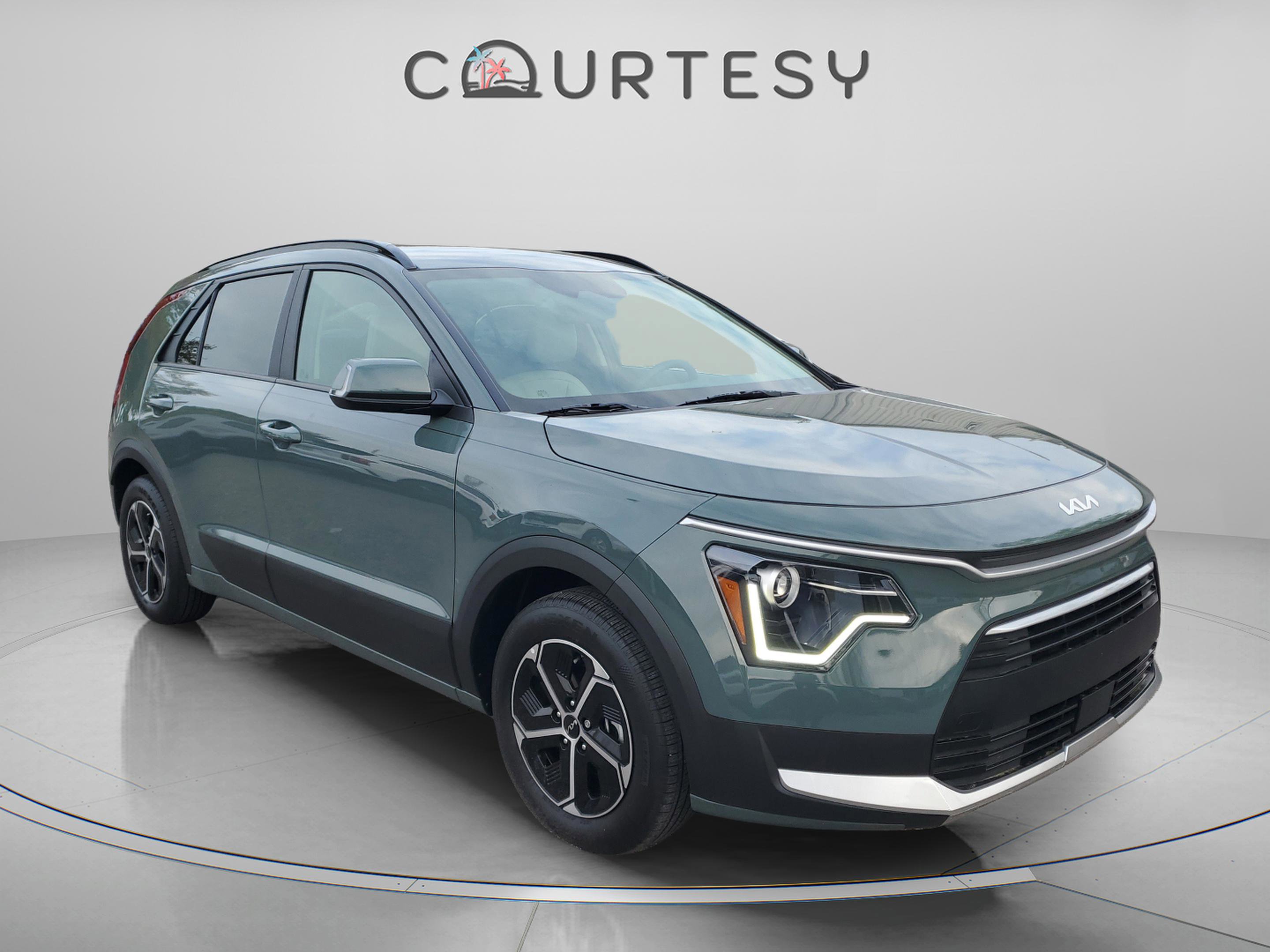 Used 2025 Kia Niro EX image 5