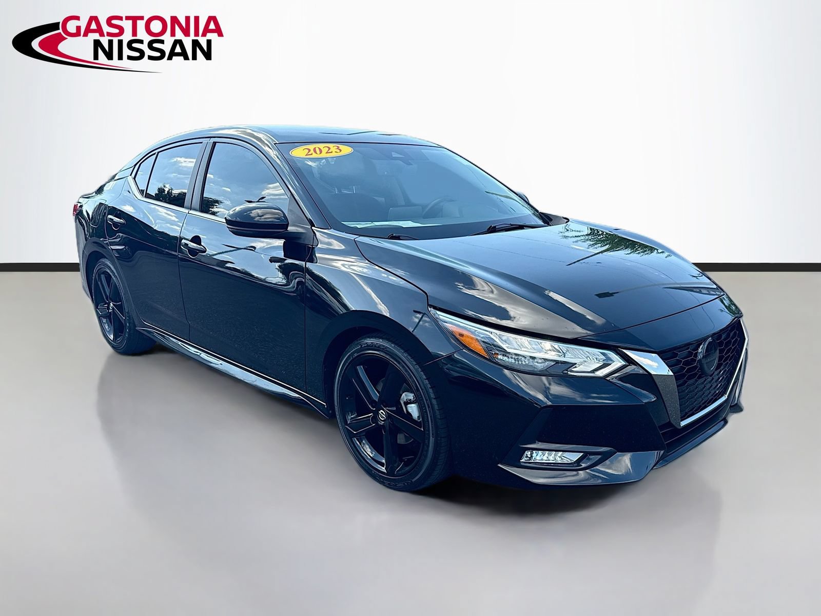 Used 2023 Nissan Sentra SR w/ Electronics Package FWD image 9