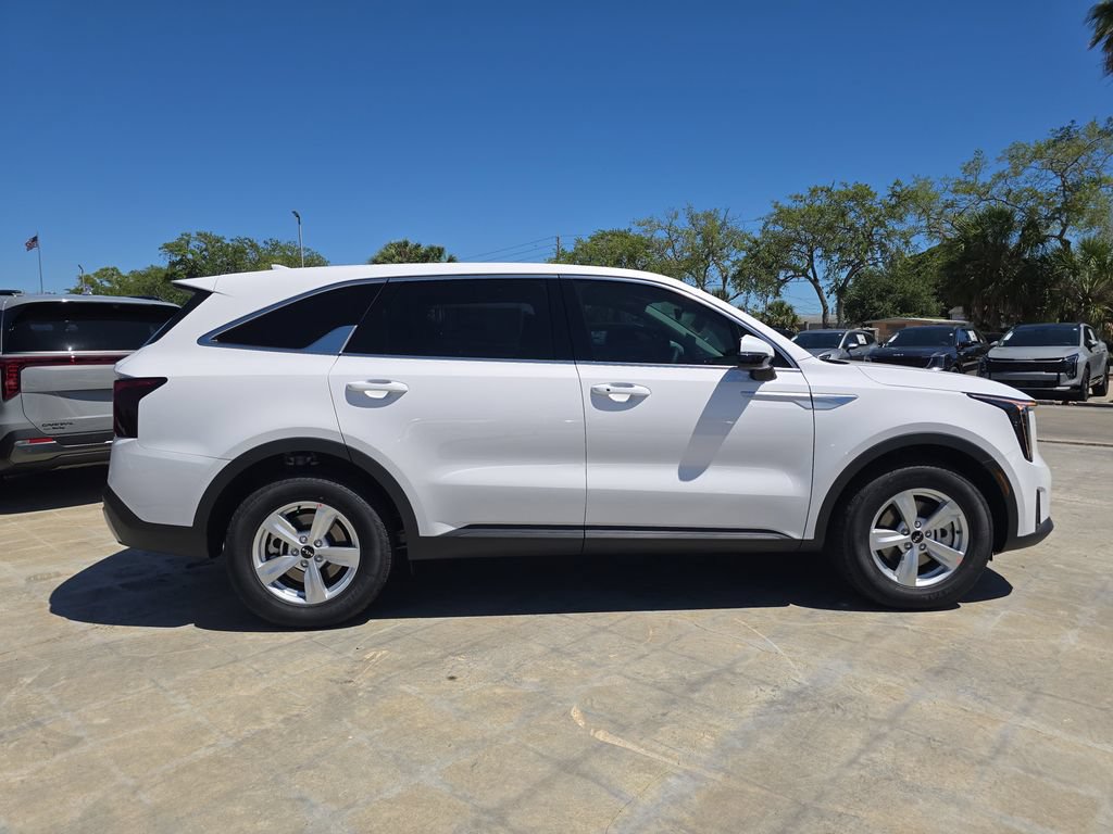 New 2026 Kia Sorento LX FWD image 9