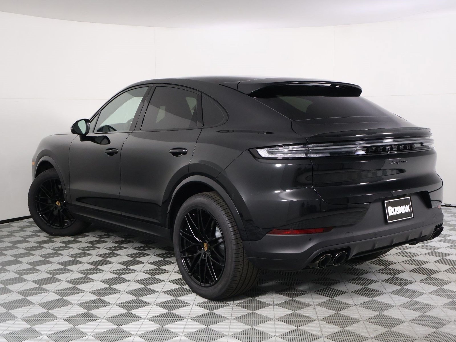 New 2026 Porsche Cayenne Coupe AWD/4WD image 3