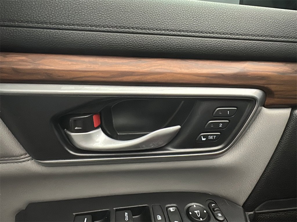 Certified 2022 Honda CR-V Touring image 9