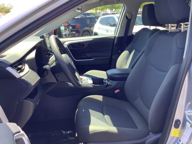 Used 2022 Toyota RAV4 LE AWD/4WD image 8