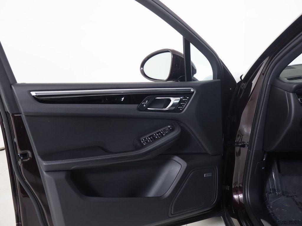 Used 2023 Porsche Macan S image 21