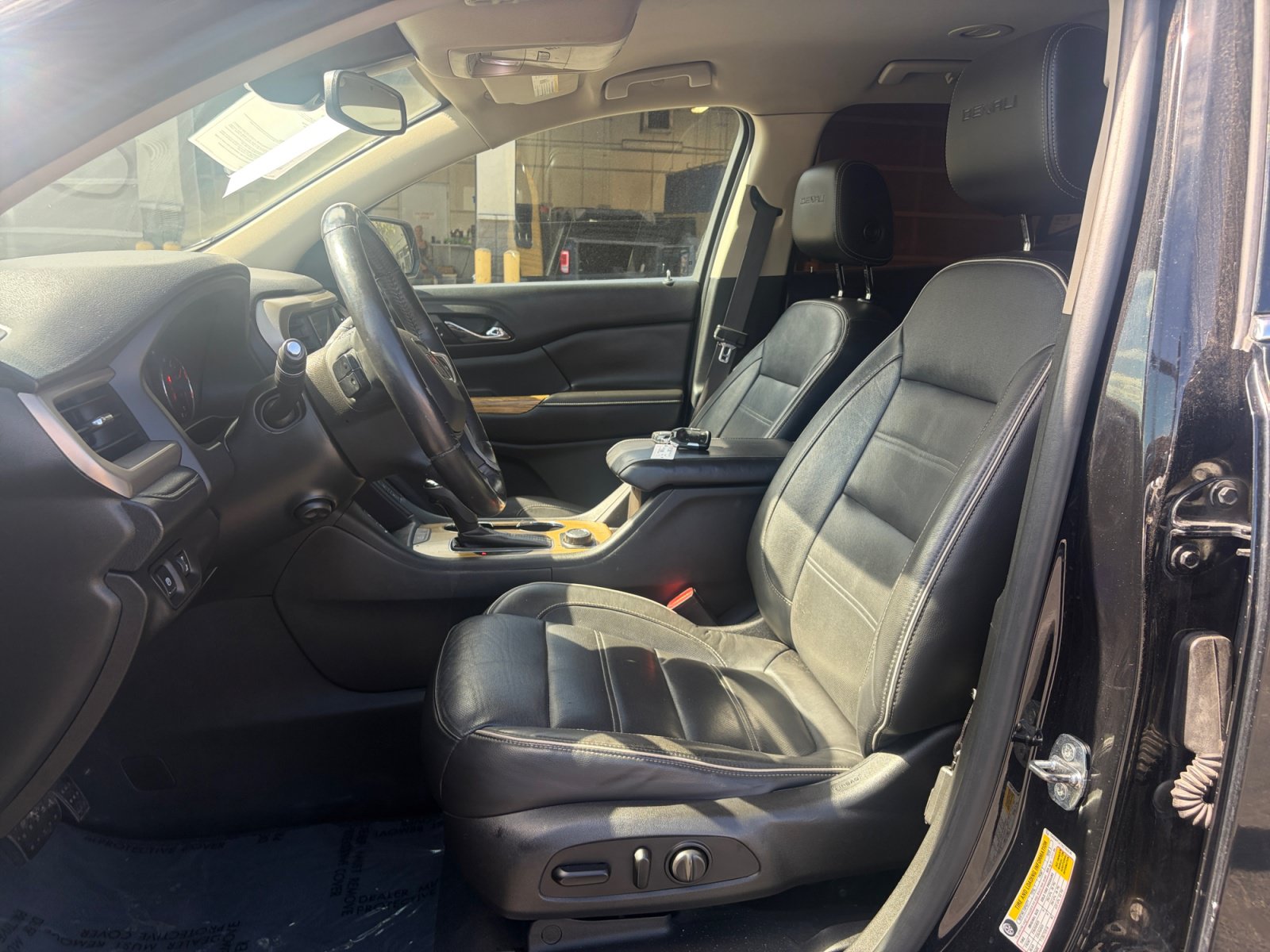 Used 2017 GMC Acadia Denali w/ Technology Package FWD image 25