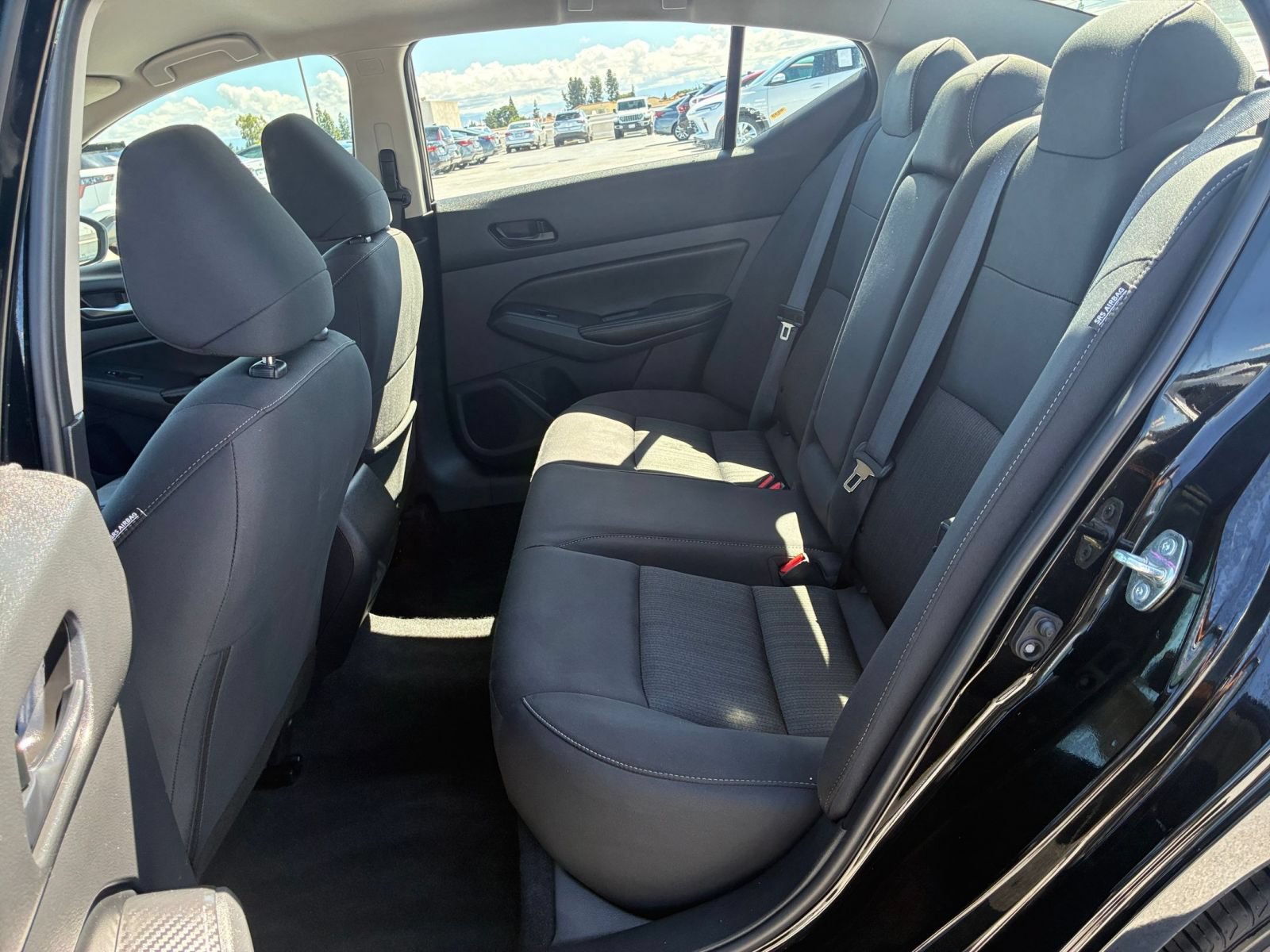 Used 2025 Nissan Altima 2.5 SV FWD image 24