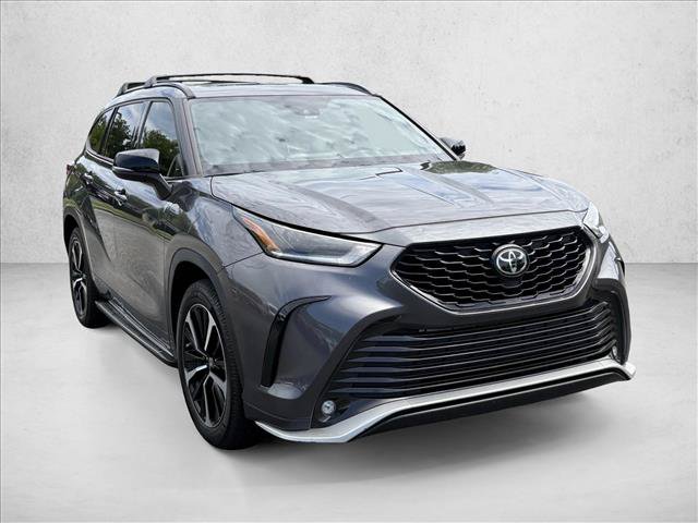 Used 2021 Toyota Highlander XSE FWD video 3