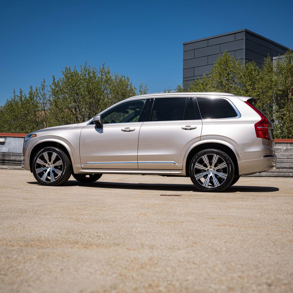 Used 2023 Volvo XC90 B6 Ultimate w/ Protection Package Premier AWD/4WD image 3