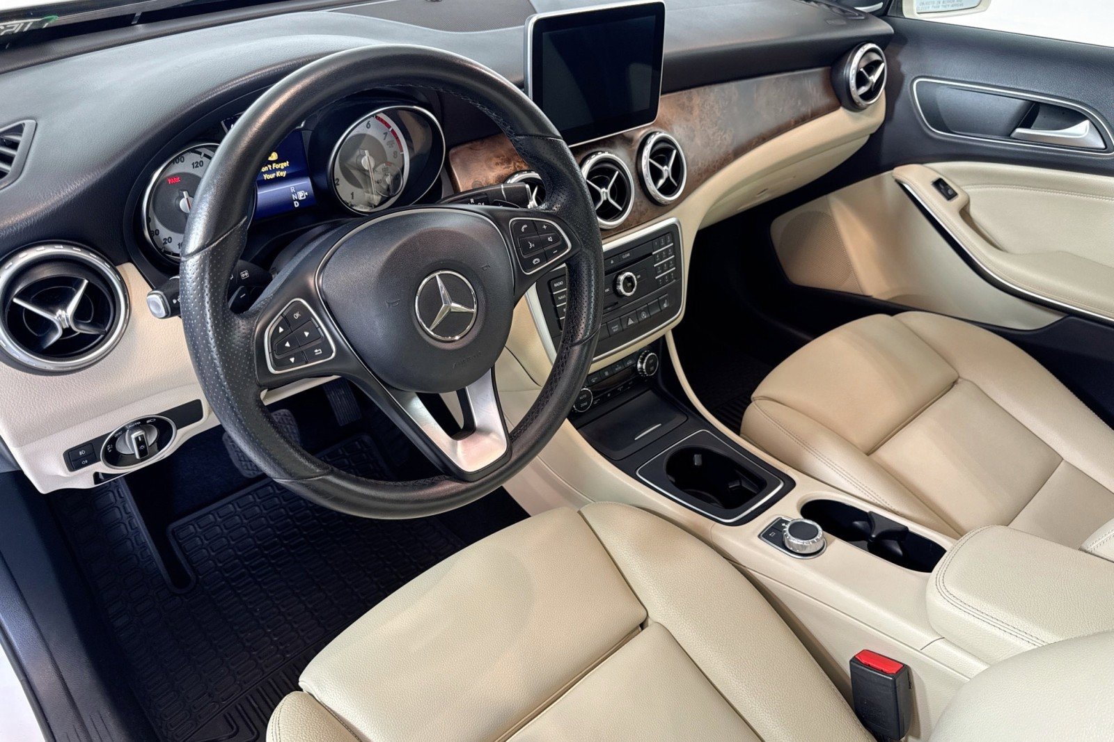 Used 2016 Mercedes-Benz GLA 250 GLA 250 image 9