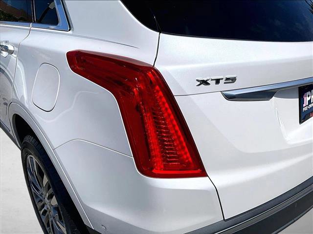 Used 2017 Cadillac XT5 Premium Luxury w/ Driver Assist Package FWD image 29