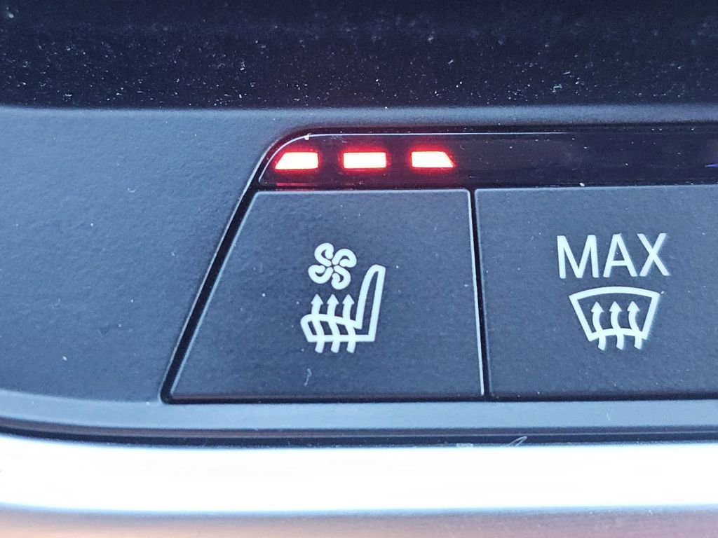 Used 2019 BMW X7 xDrive50i w/ M Sport Package image 15