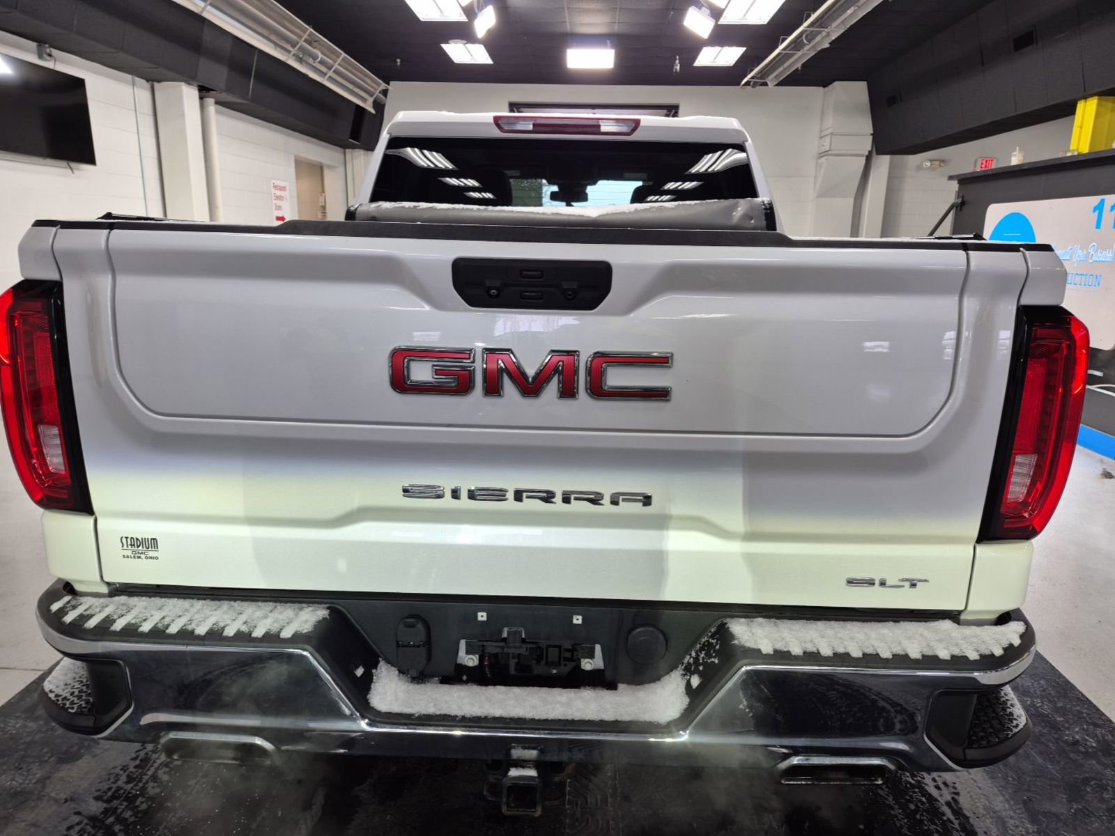 Used 2022 GMC Sierra 1500 SLT AWD/4WD image 13