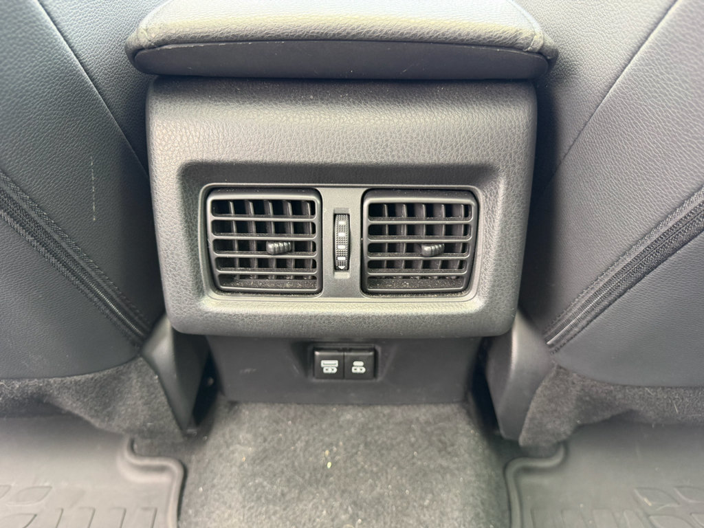 Used 2019 Jeep Compass Latitude FWD image 30