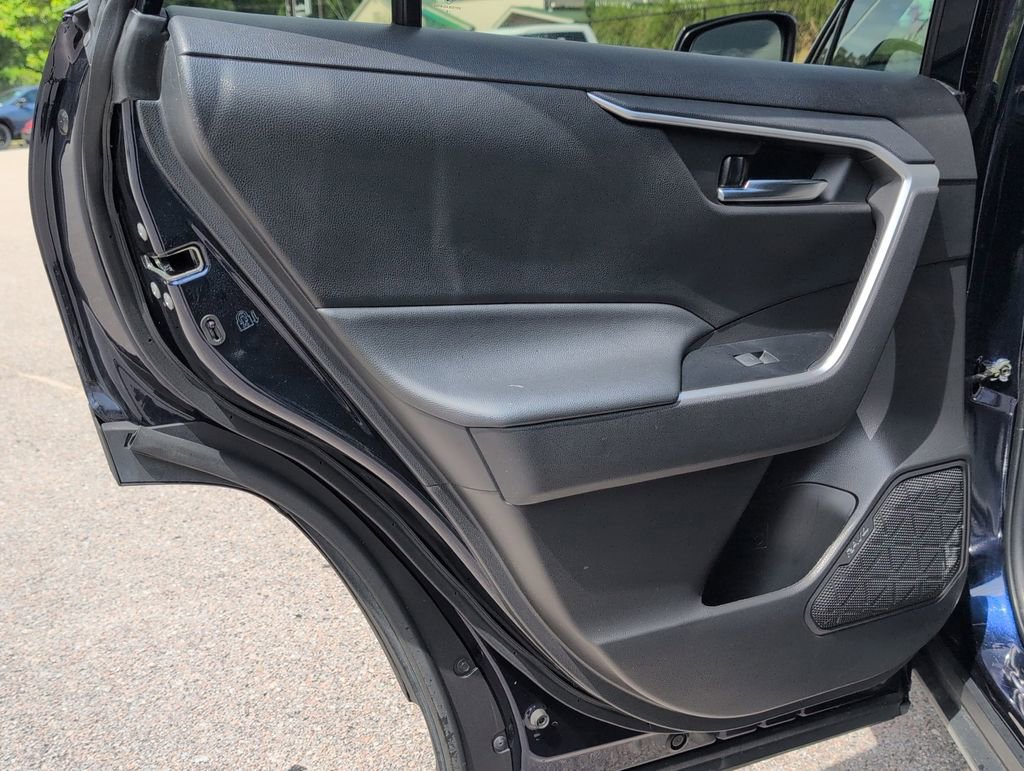 Used 2022 Toyota RAV4 XLE FWD image 23