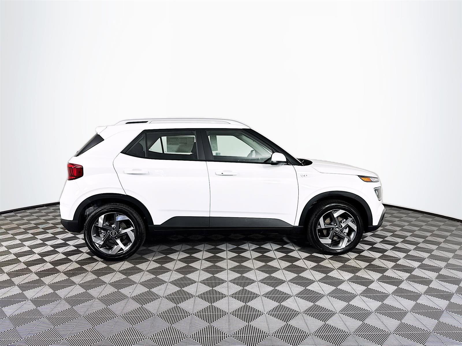 New 2025 Hyundai Venue SEL image 8