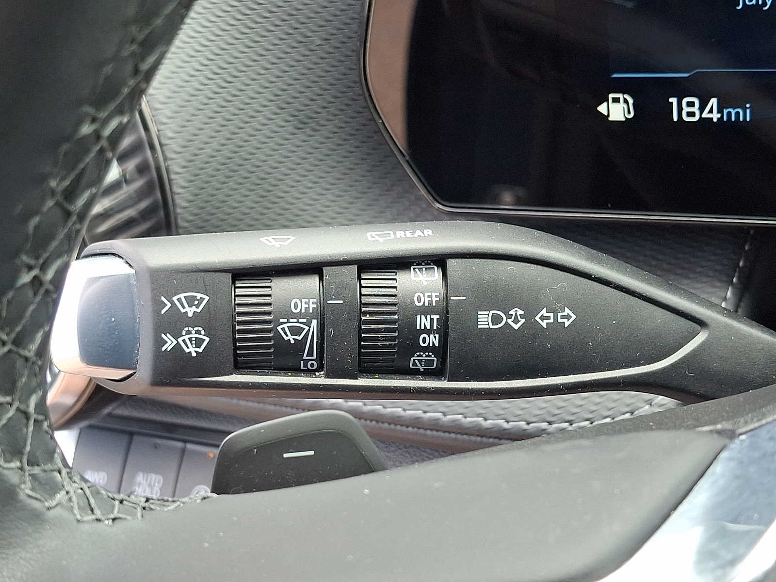 Used 2025 Chevrolet Equinox LT AWD/4WD image 25