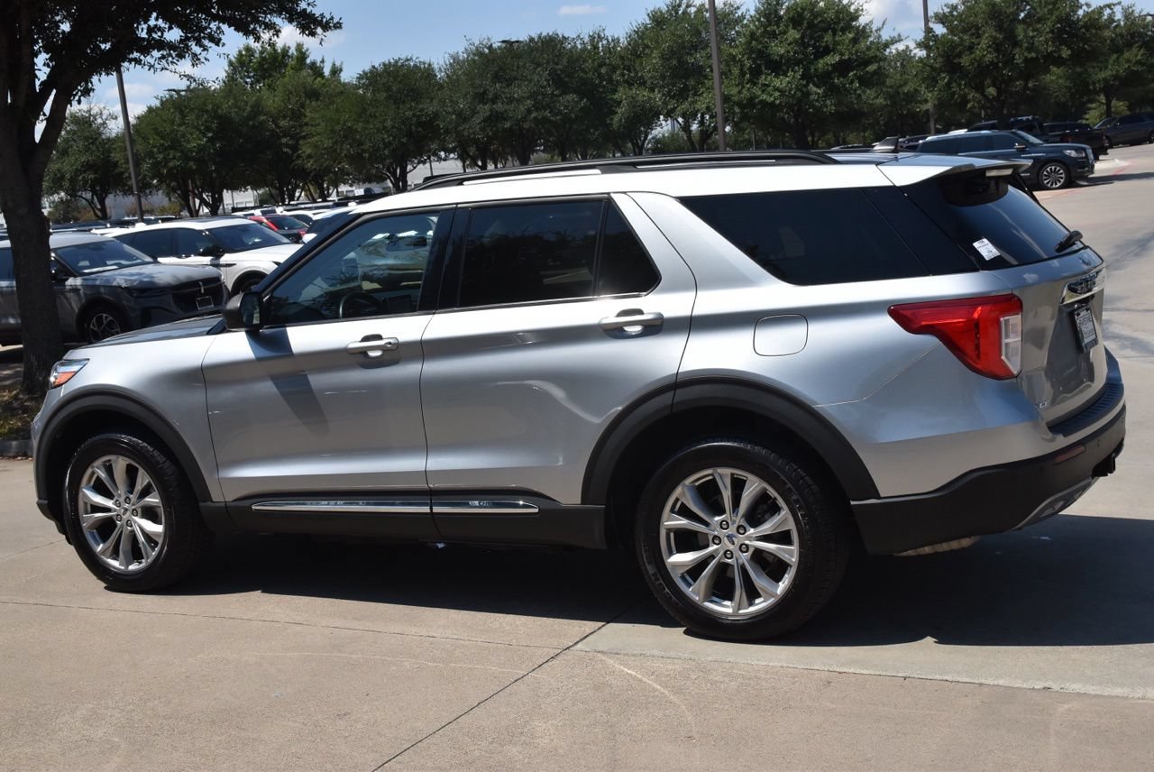 Used 2023 Ford Explorer XLT w/ Equipment Group 202A AWD/4WD image 11