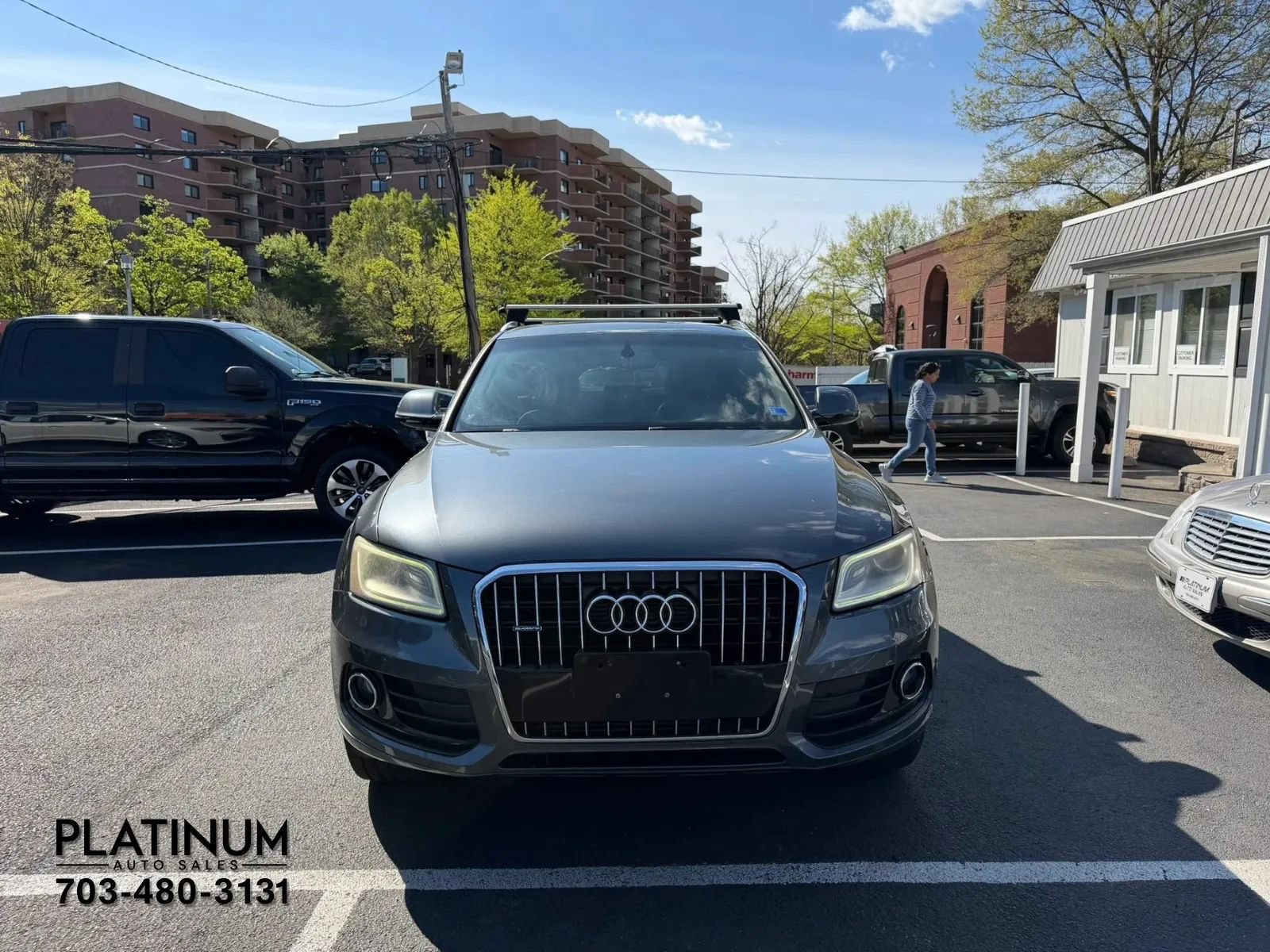 Used 2015 Audi Q5 2.0T Premium Plus w/ Technology Package AWD/4WD image 2
