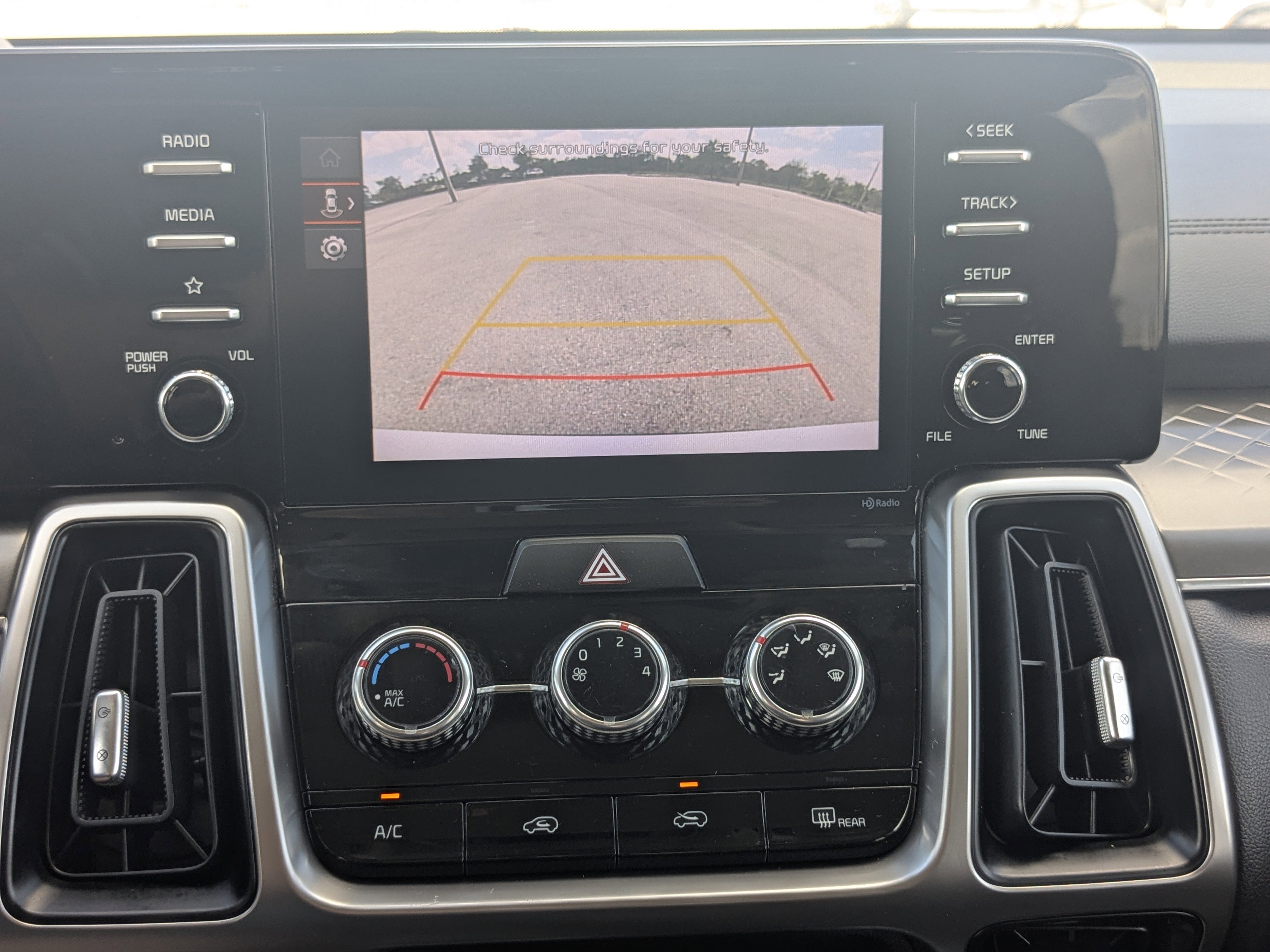 Used 2022 Kia Sorento LX image 23