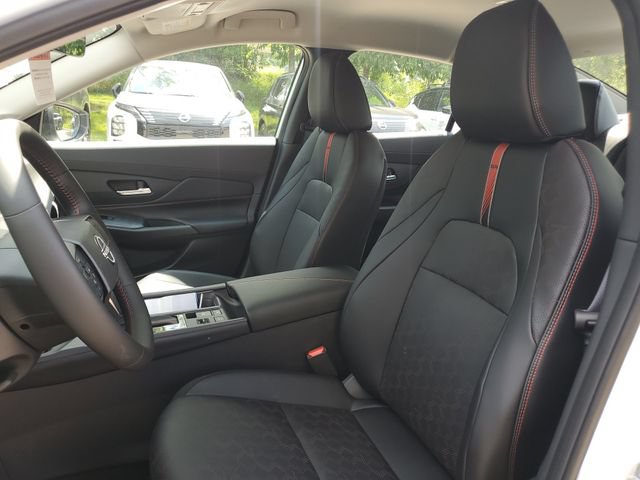 New 2026 Nissan Sentra SR w/ SR Premium Package FWD image 5