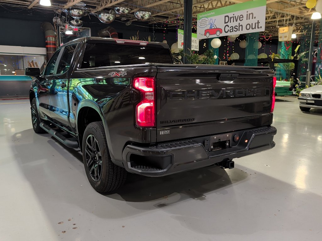 Used 2022 Chevrolet Silverado 1500 Custom w/ LPO, Blackout Package AWD/4WD image 11